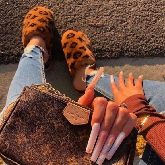 “Luxury” Faux Fur House Slippers in Carmel - Picture 7 of 9